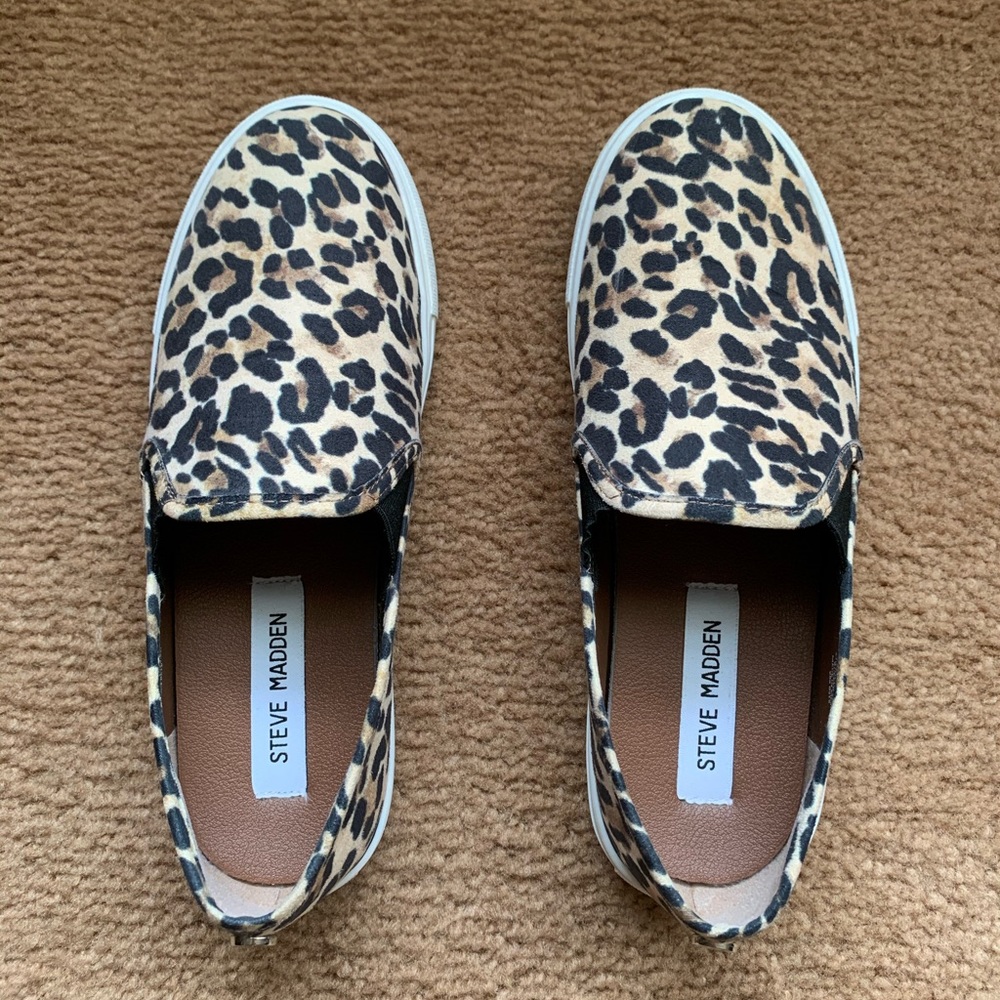 Leopard print Steve Madden slip-ons